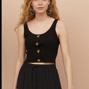 💕H&M ribbed tank top with buttons in black💕